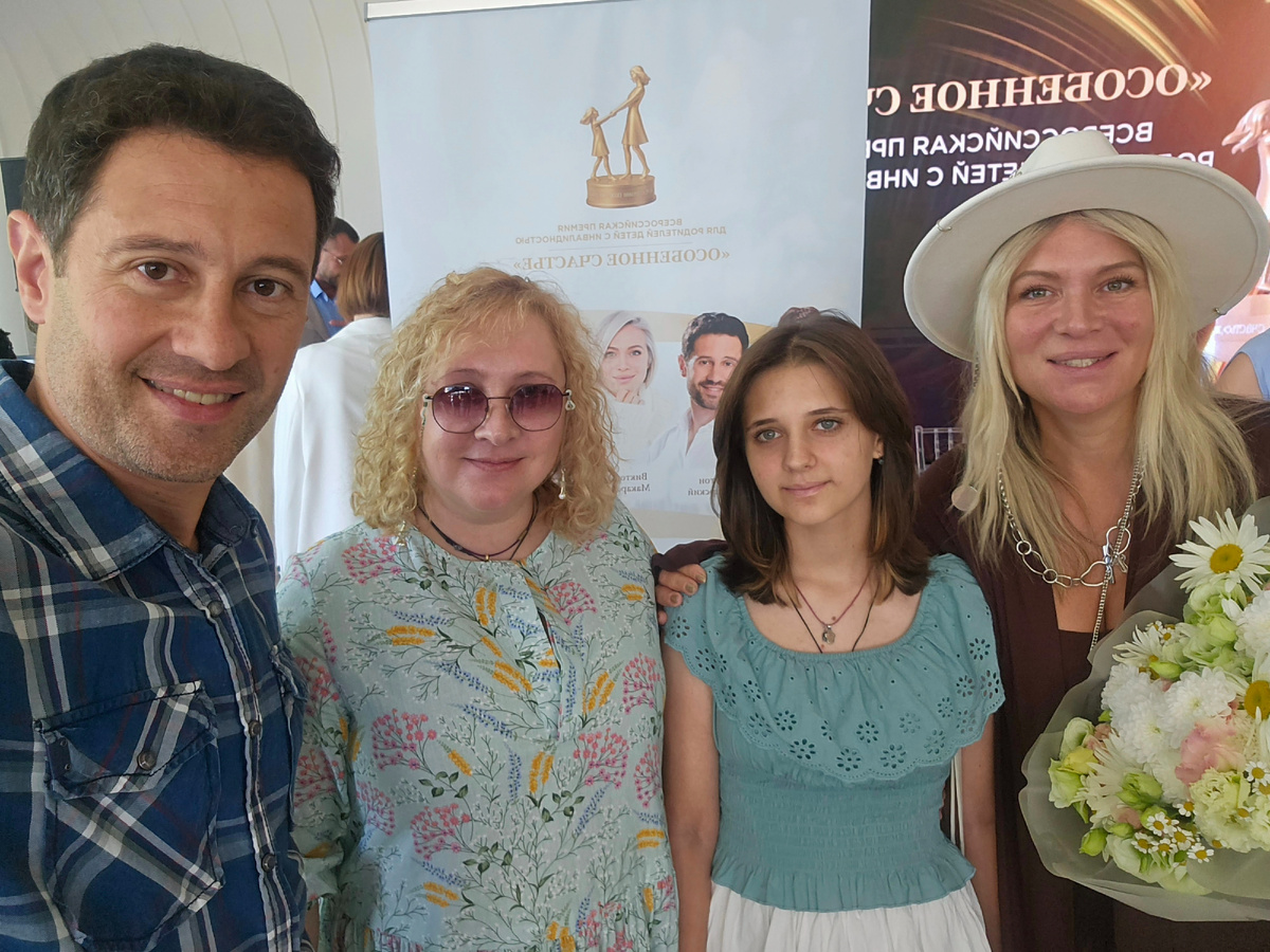 Особенное счастье😇с Антоном и Викторией Макарскими