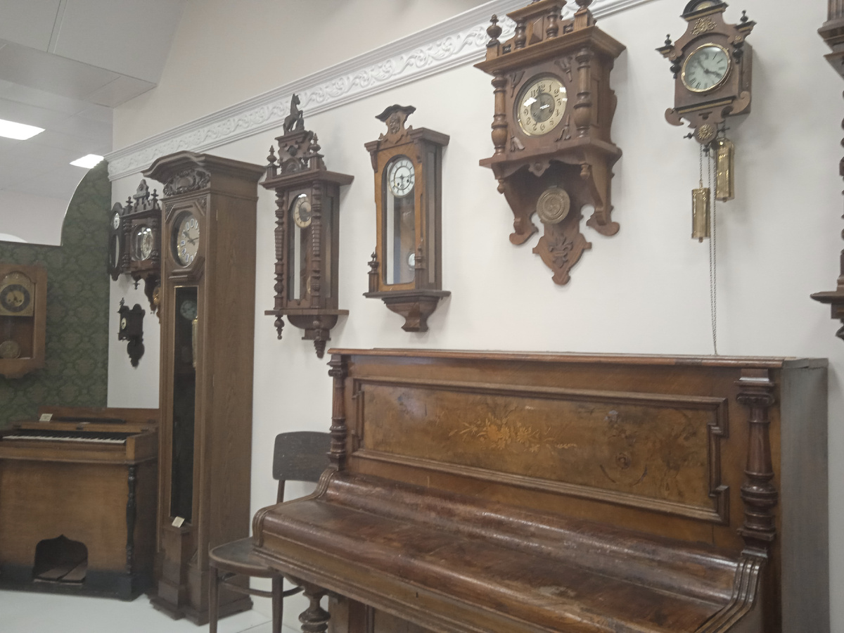 Выставочные экспонаты. 