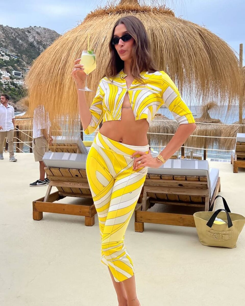    Rhode открыл пляжный поп-ап на Майорке (фото 1)