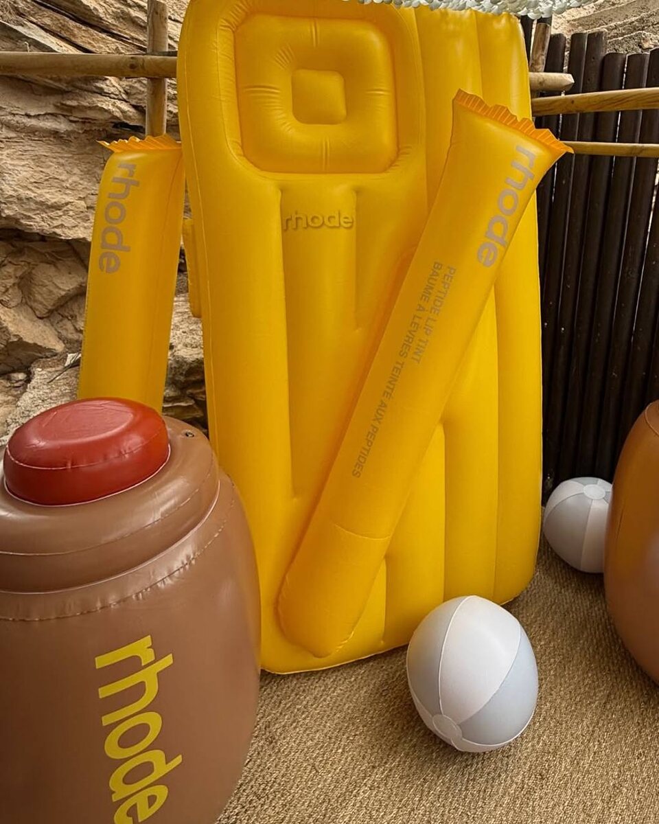    Rhode открыл пляжный поп-ап на Майорке (фото 2)