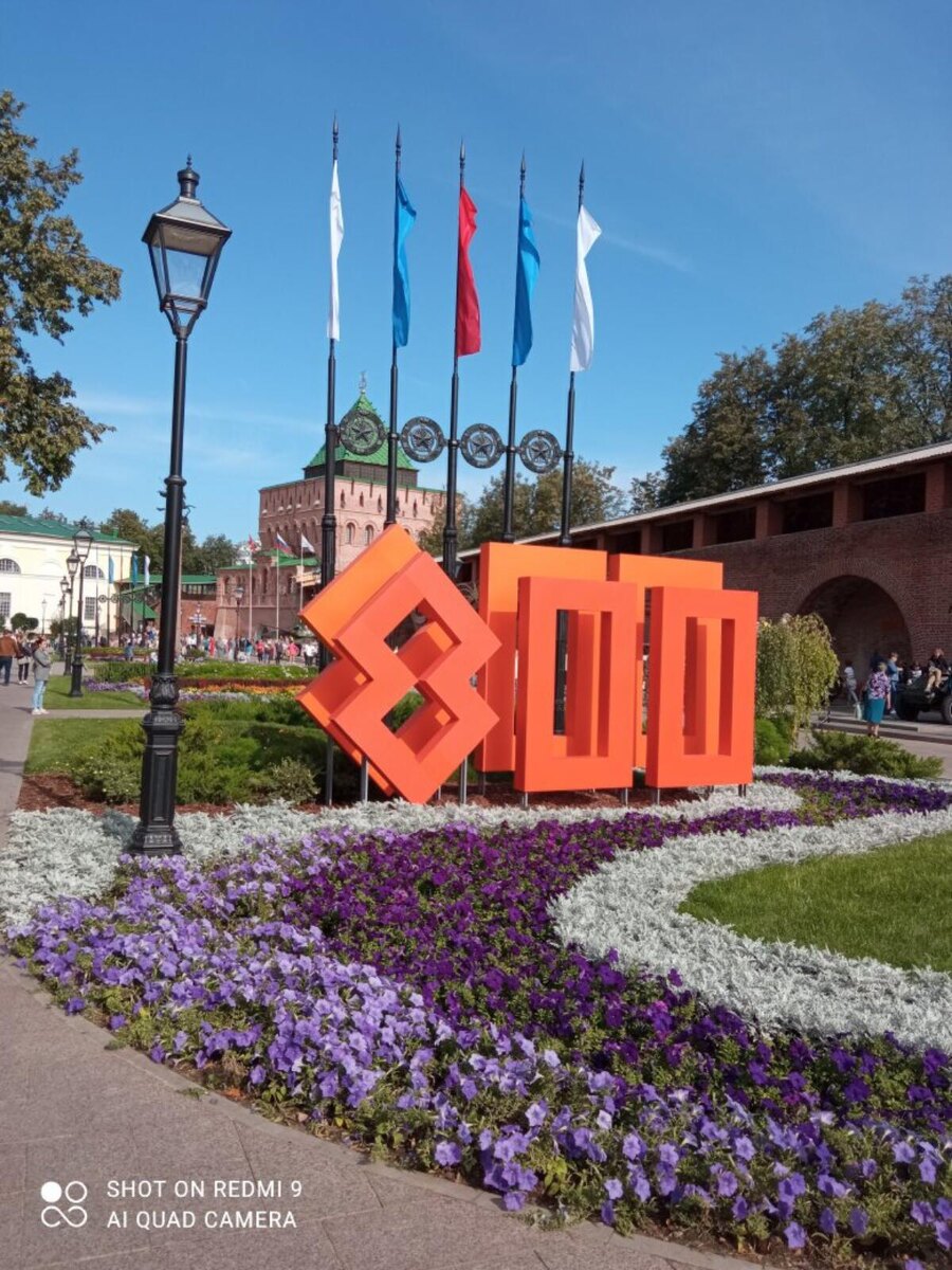 В Нижегородском кремле. Дмитриевская башня. Фото автора.