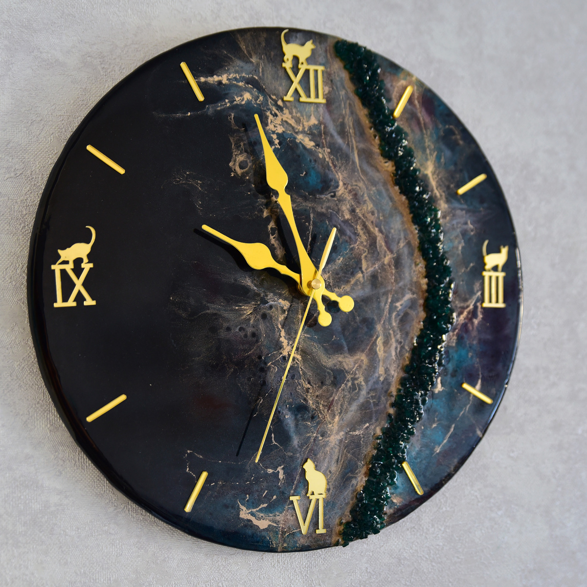 часы из эпоксидной смолы