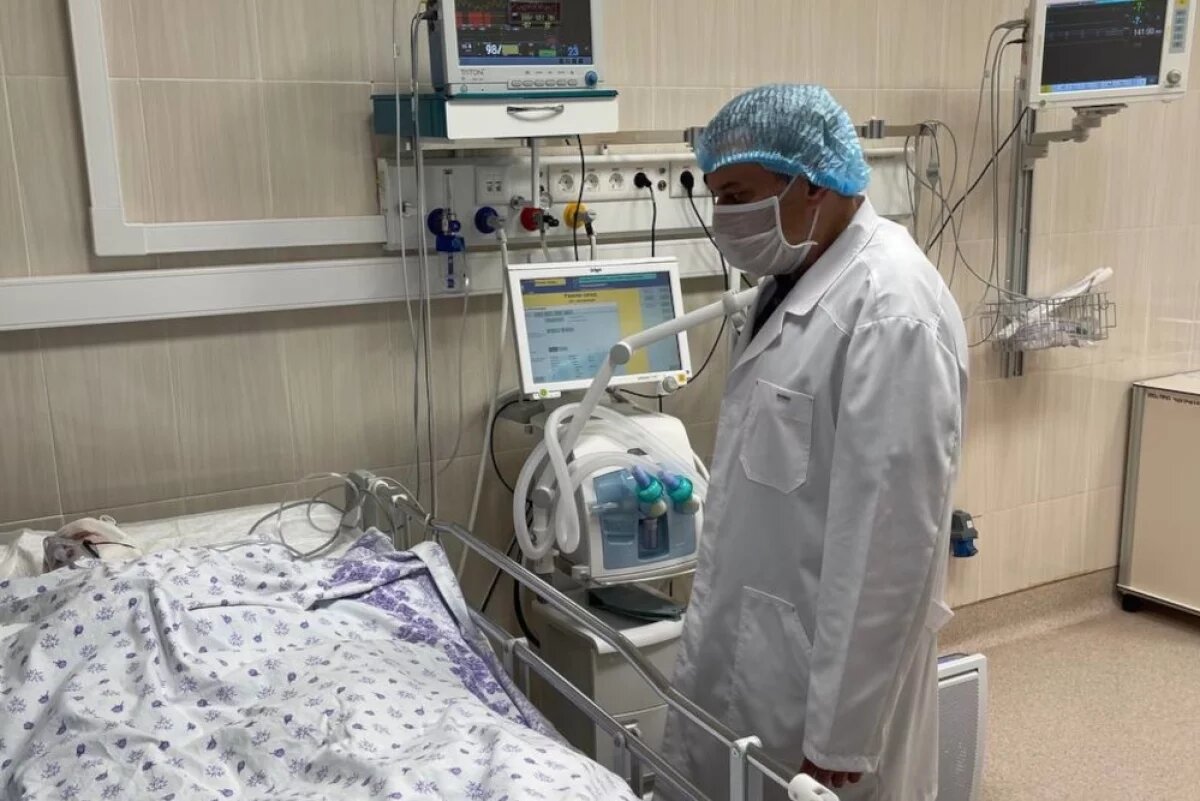    Врио губернатора навестил получившего ранения курянина.