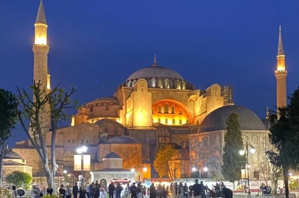    В Стамбуле будут продавать петербургский фарфор