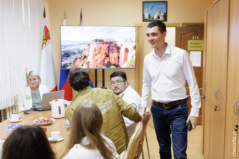    В области заработал студенческий медотряд "Вологодские зори".