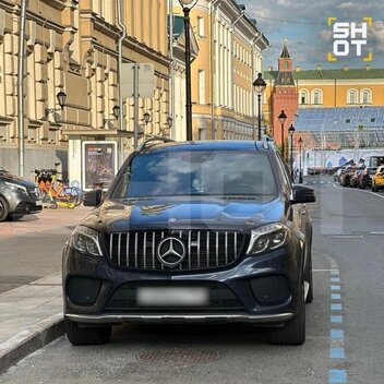    Семья ездила на машине представительского класса «люкс» admin