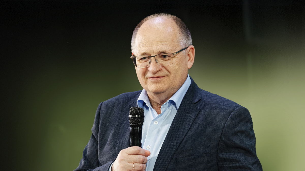 Леонид Бирюк, епископ ОЦХВЕ, магистр богословия, старший пастор церкви «Вифания» г. Минска