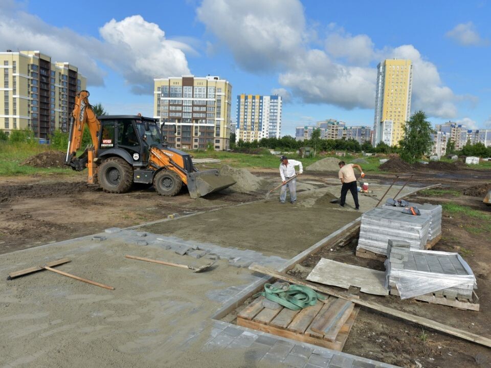    Выездное совещание по благоустройству территории за ТЦ "Европа". Источник: barnaul.org