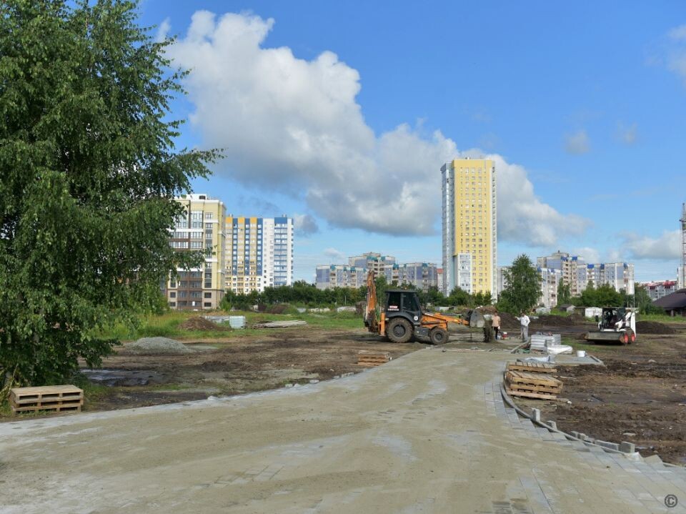    Выездное совещание по благоустройству территории за ТЦ "Европа". Источник: barnaul.org