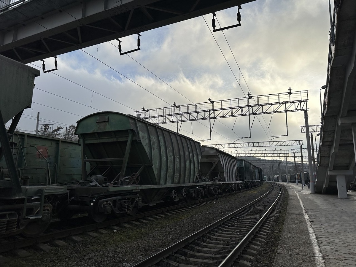 Железная дорога не место для детских игр. Или всё-таки самое место? 