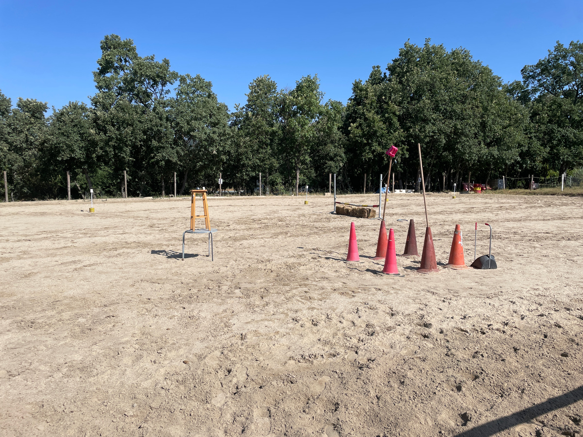 Плац только начали готовить