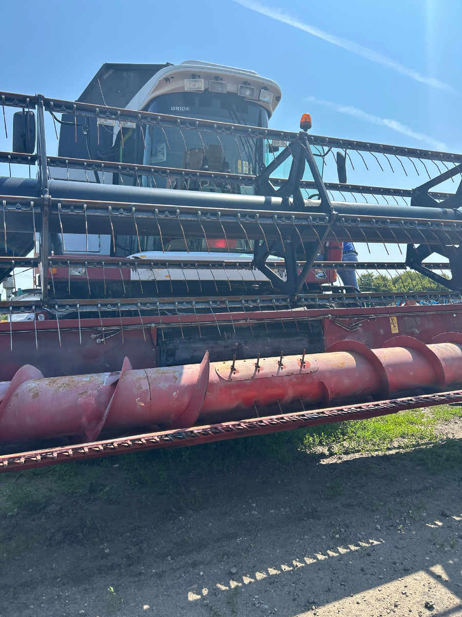 Зерноуборочный комбайн 