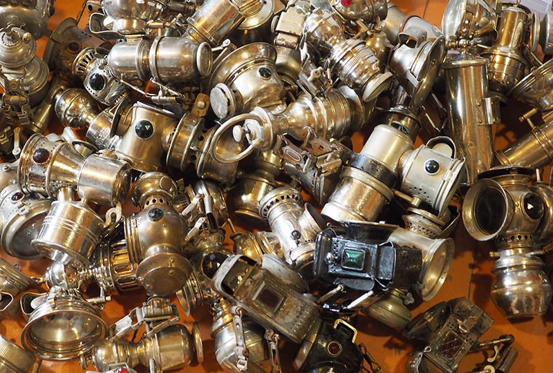 Коллекция ацетиленовых велосипедных фонарей - поэма форм и блестящего металла!