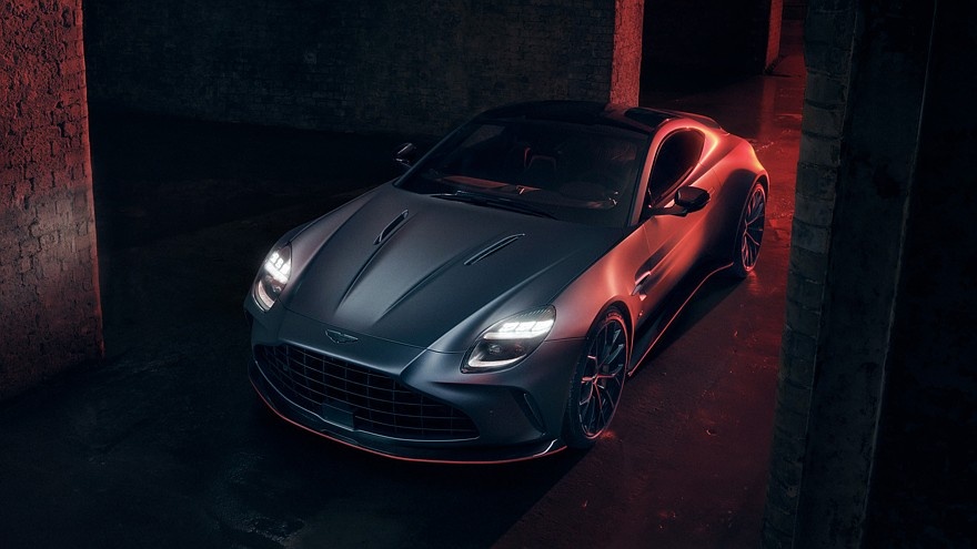    На фото: Aston Martin Vantage S