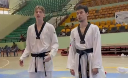    Максим Храмцов показал, как надо в тхэквондо африканским спортсменам