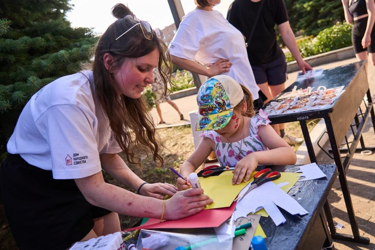    Семейные фестивали на подшефных территориях в ДНР провел нижегородский Дом народного единства в День семьи, любви и верности