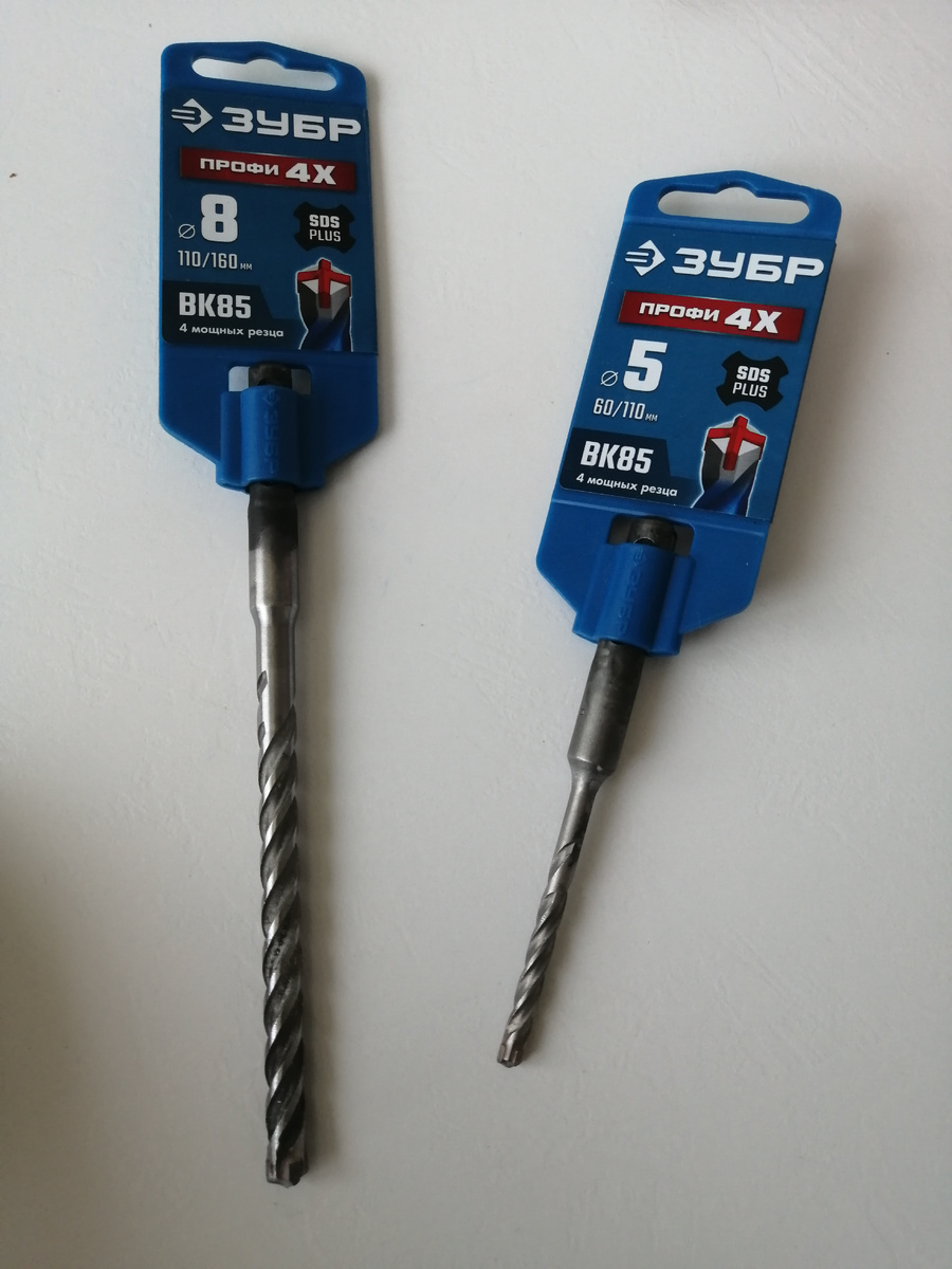 Мне пригодилось только сверло слева 