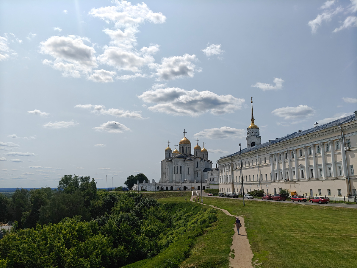 Благоустройство центра не сказать чтобы завершено