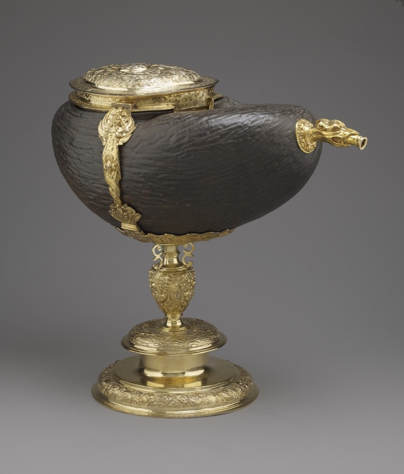 «Кубок из сейшельского ореха» из кунсткамеры Рудольфа II. 1576–1600 годы