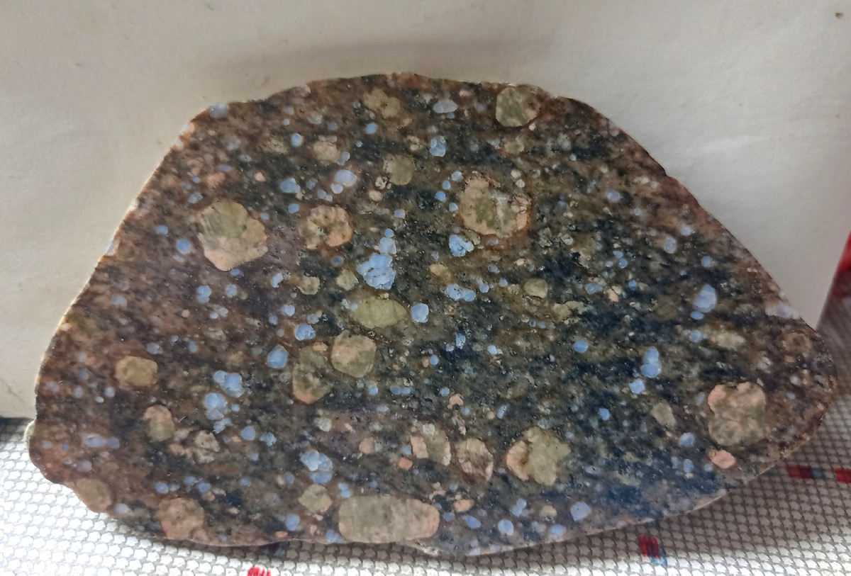 Редкий образец. Находка Сергея. Горная порода лланит - либерит