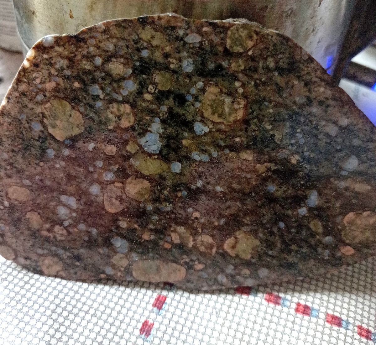 Редкий образец. Находка Сергея. Горная порода лланит - либерит