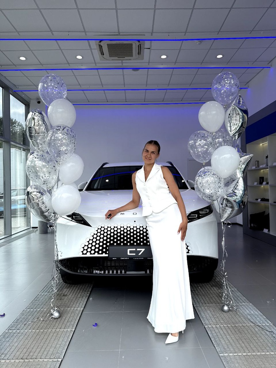 Первые покупатели Omoda C7 в России отмечают изысканный и роскошный дизайн нового кроссовера.