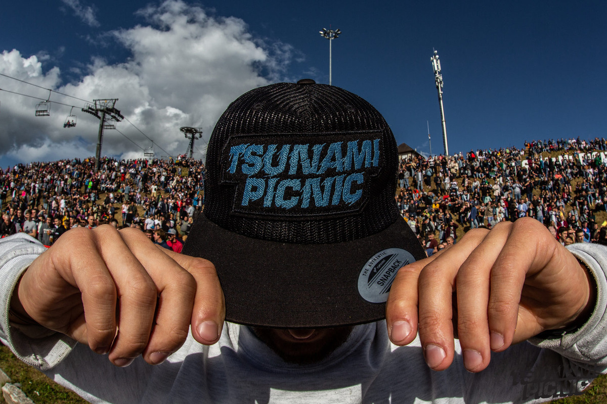 TSUNAMI PICNIC