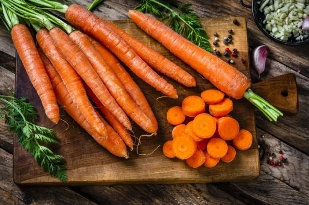    Врачи назвали морковь с хумусом идеальным перекусом до 100 калорий