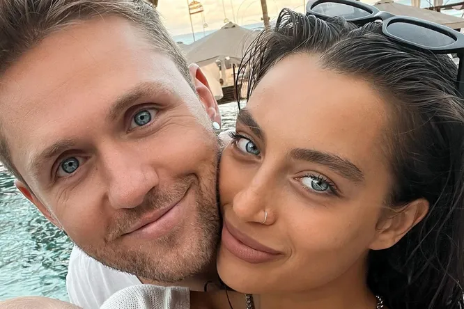 Соцсети Ангелины Сурковой