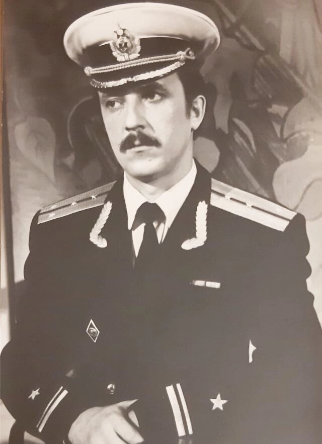    В роди капитана Гусева в пьесе «Валентин и Валентина». Фото: АУ «Русский драмтеатр» Минкультуры Чувашии