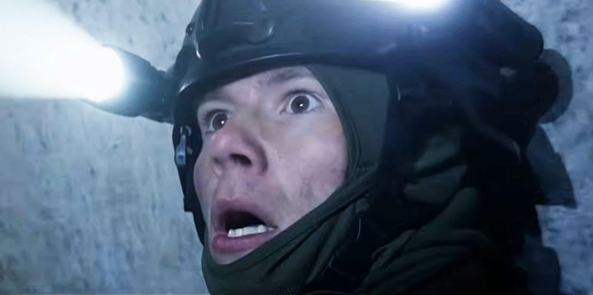 Швед Эдвин Рюдинг в роли своего соотечественника Эрика Сундквиста - солдата с потерпевшего крушение патрульного катера