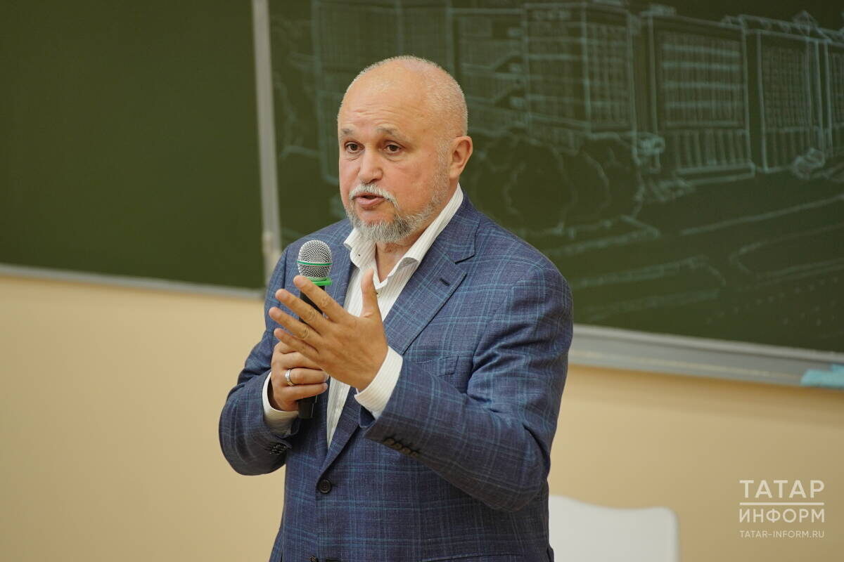 Сергей Цивилев: «Мы хотим увлечь вас за собой и включить в большую команду единомышленников, энергия мышления которых будет направлена на достижение конкретной благородной цели»Фото: © Владимир Васильев / «Татар-информ»