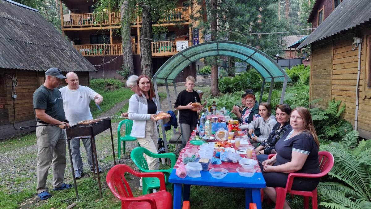 туристы на базе отдыха «Глобус Плюс»