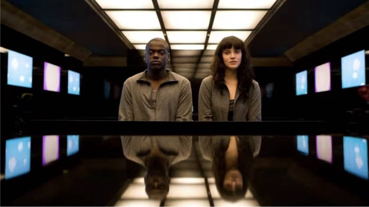    Фото: Черное зеркало, 2011 год