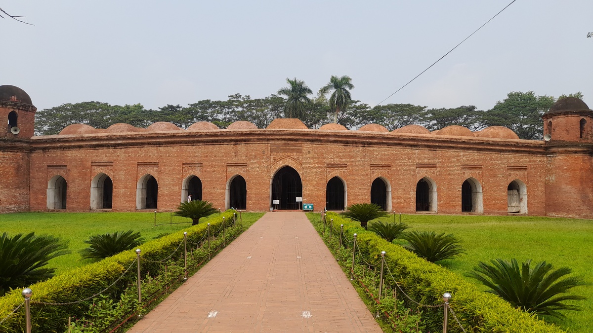 Мечеть Саат Масджид (Шат Гумбад)