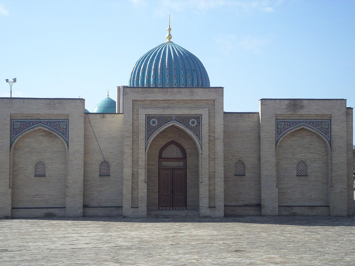 Медресе Муйи Муборак. XVI век