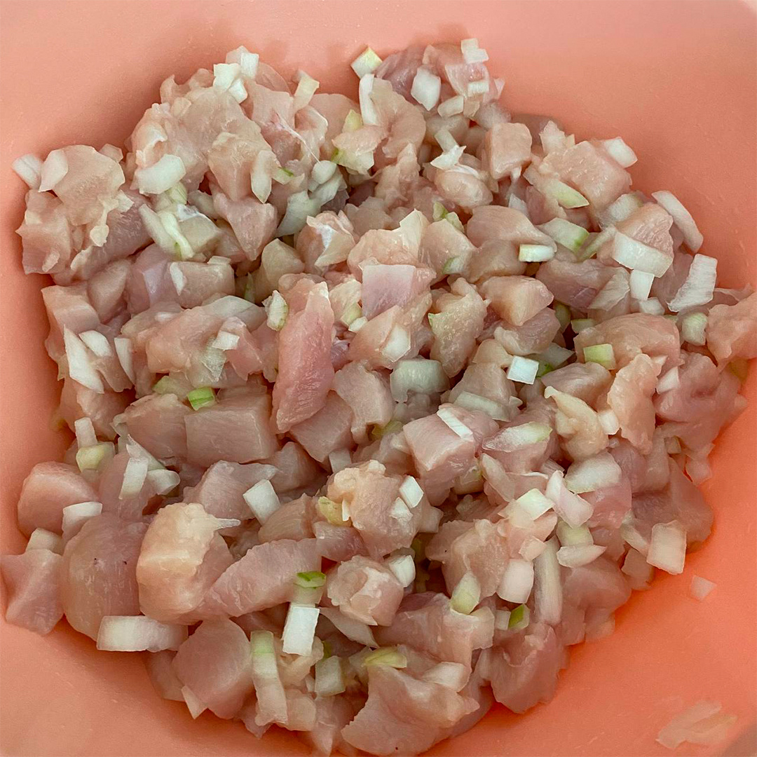 🔪 Режем кубиками, а не крутим! Так котлеты будут сочнее