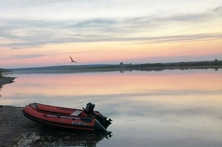 Лодка погибшей семьи. Фото: пресс-служба СУ СКР по Пермскому краю.