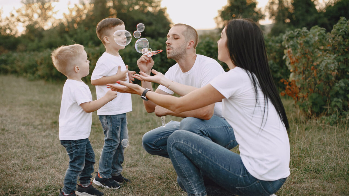    Узнать, хорошо ли ребёнку в семье, поможет новый инструмент от НКО. Фото: Freepik