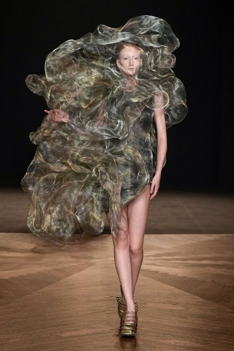 Haute Couture осень-зима 2025-26 от Iris Van Herpen