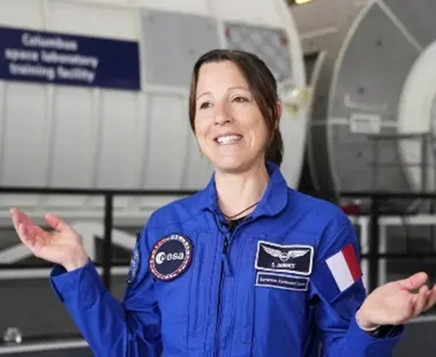 Софи Адено на подготовке к полету. Фото: ЕКА