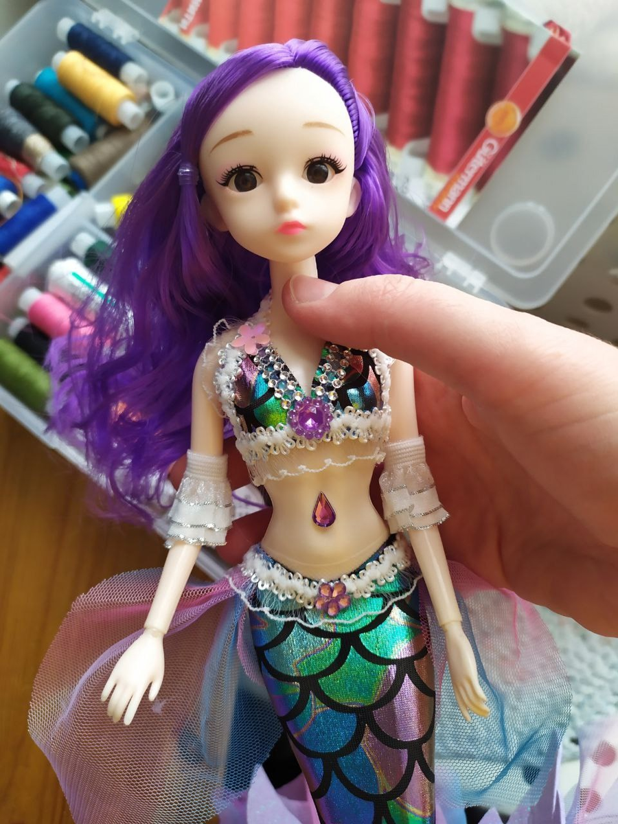 Очень миленькая. Имя так и будет - Русалочка. Ну не Ариэль же. =) Хотя на «А»!