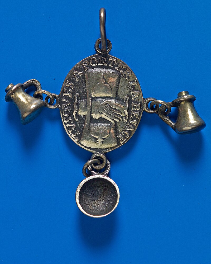 надпись "даже до нищенского посоха"