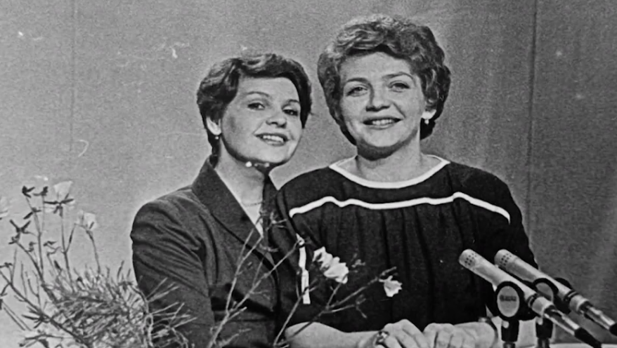 Наталья Винокурова и Елена Шумал, дикторы Приморского телевидения