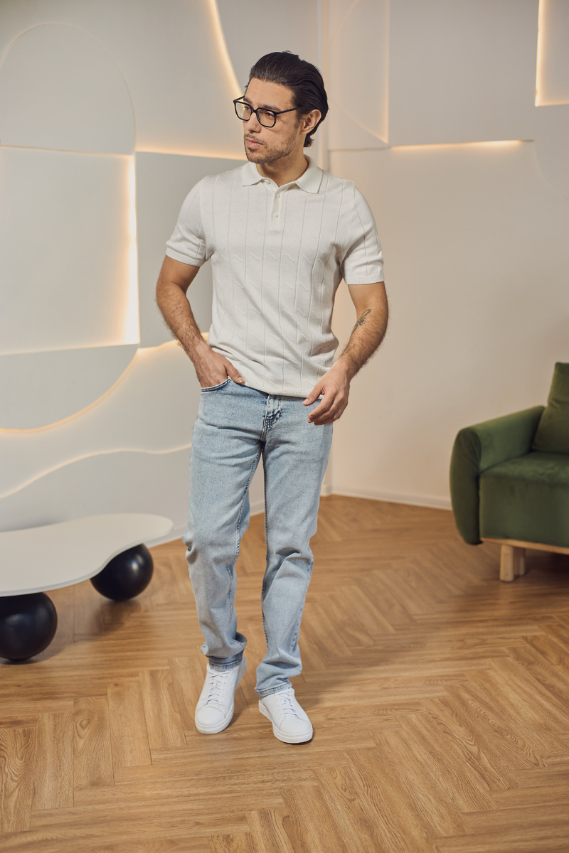 Мужское поло в бежевом цвете и вертикальную полоску Mazaltovman