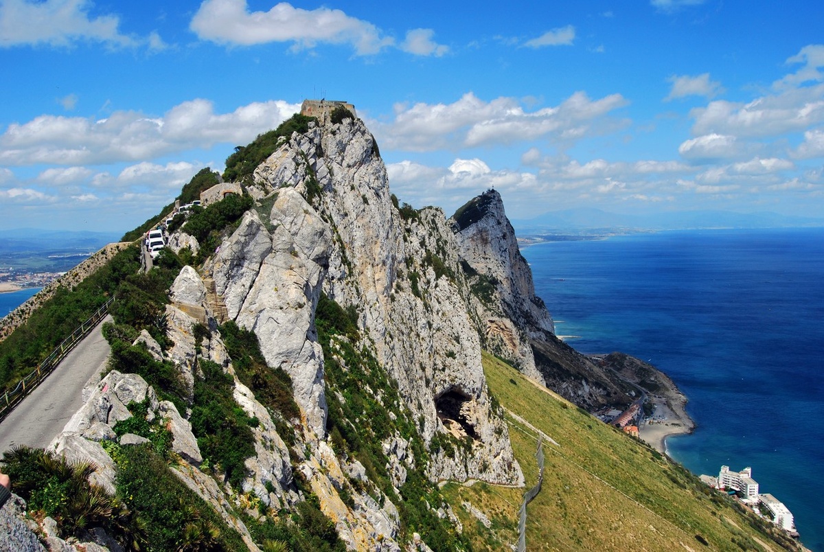 Именно в этот критический момент началось формирование Геркулесовых столпов. Источник фото https://clk.li/GIUS 