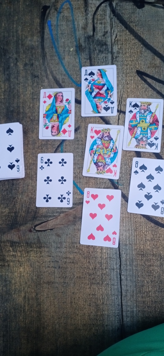 Вернется, но с обманом и лицемерием. Не верьте ему. Тут идут разбирательства, ссоры, и тд. Нет ЗЧ покоя ни с кем, сильно конфликтует. Постоянные дороги, поездки и тд. Он ревнует вас, очень. Женщина рядом с ним, или частые разговоры с ней, она желает его общения, а ему выгодно. В общем, бардак 💯