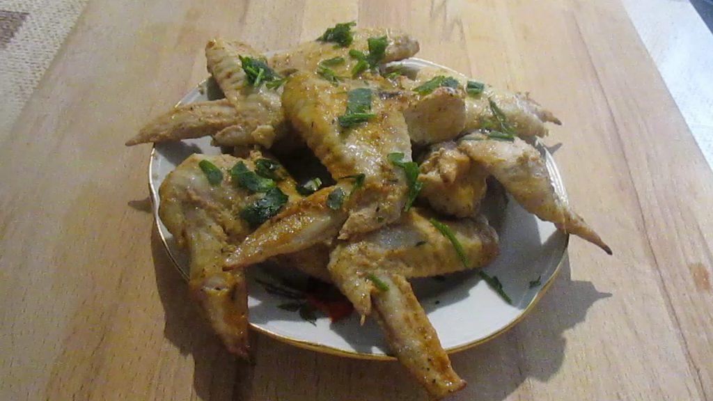 Куриные крылышки.