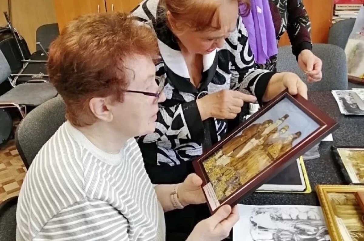    Состоялось уже 414 выставок картин из соломки.