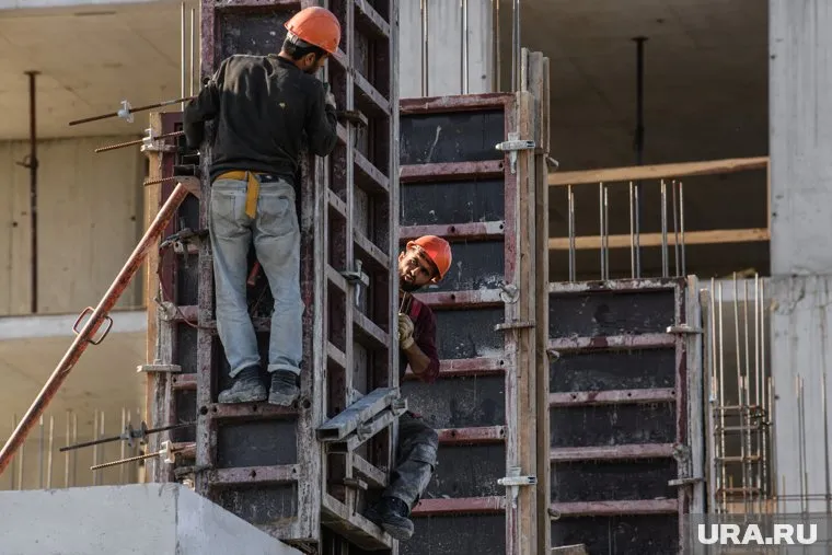 Строительная отрасль — одна из самых травмоопасных сфер деятельности
Фото: Илья Московец © URA.RU